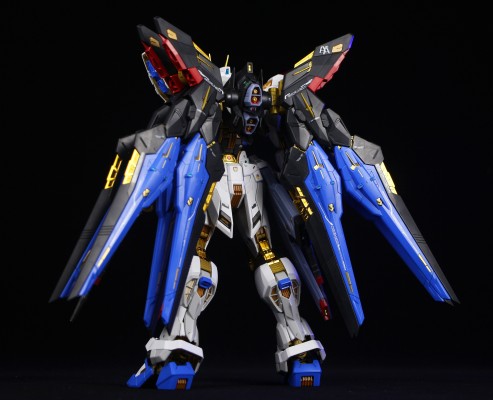 MGEX   1/100  强袭自由高达