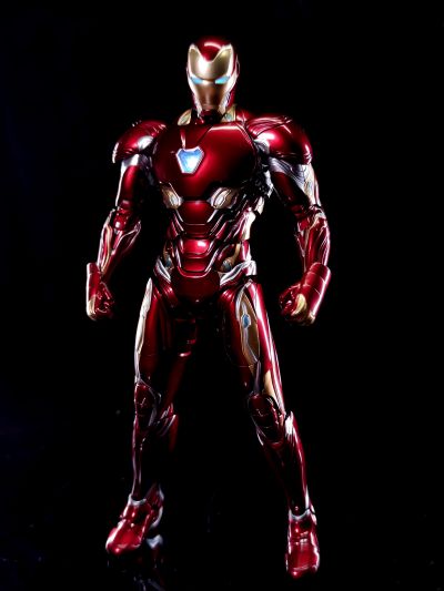 3Z0249 DLX 复仇者联盟3：无限战争 钢铁侠 50号装甲