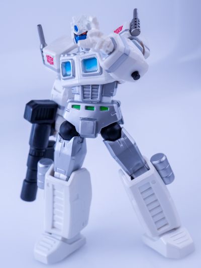 REVOLTECHNo.019变形金刚 フレンドショップ限定 ウルトラマグナス