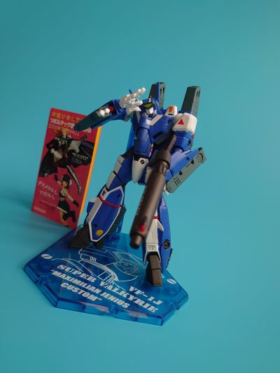 REVOLTECH No.034FS フレンドショップ限定 超时空要塞Macross スーパーバルキリーVF-1J マックス机