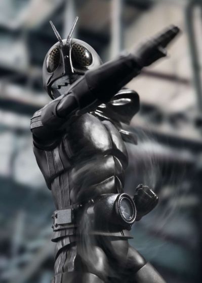 mastermind JAPAN x 假面骑士50周年纪念合作 S.H.Figuarts(真骨雕制法) 假面骑士新1号 黑色