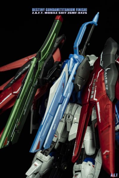 RG 1/144  命运高达［钛金质感］