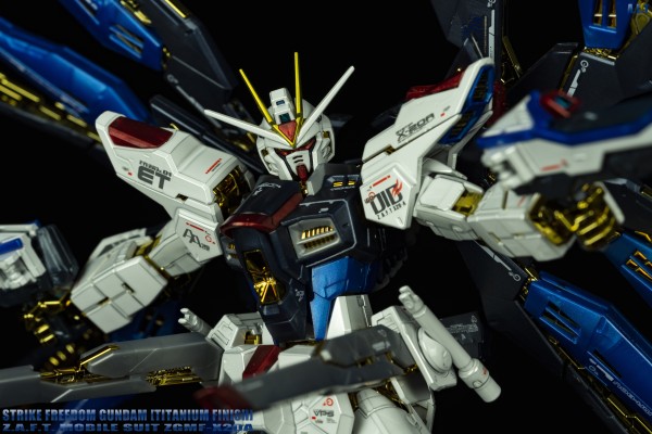 RG 1/144 强袭自由高达 ［钛金质感］