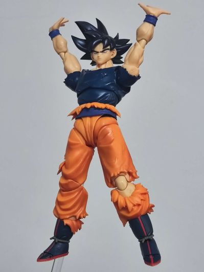 S.H.Figuarts   龙珠超 孙悟空 自在极意功“兆” -会场限定配色版-