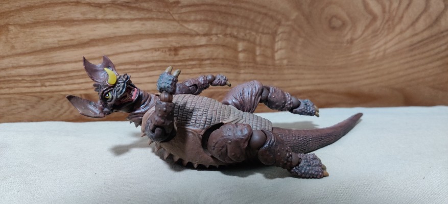 特摄转轮系列 No.004 弗兰肯斯坦大战地底怪兽 巴拉贡