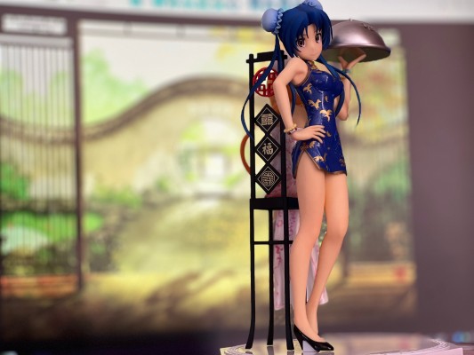 龙与虎  川岛亚美 旗袍