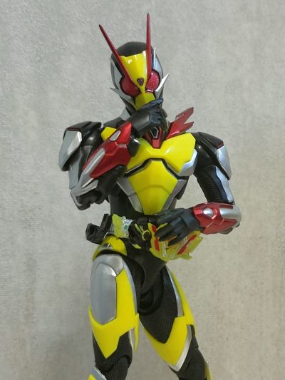 S.H.Figuarts  假面骑士零二（伊兹版）