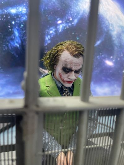 DC系列 蝙蝠侠：黑暗骑士 小丑（希斯·莱杰） 收藏级可动人偶