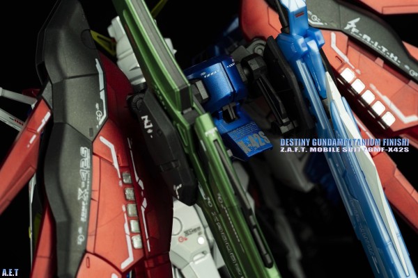 RG  1/144 命运高达专用强化特效件“光之翼”