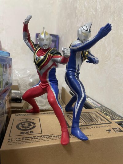 英雄勇像 盖亚奥特曼 阿古茹奥特曼 V2型 A款