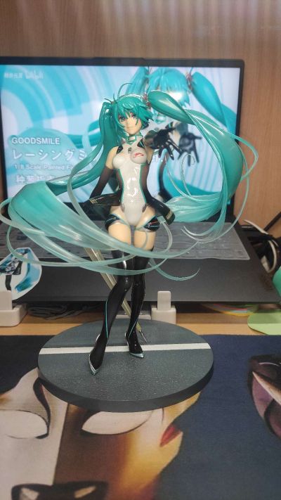 粘土人 #172a VOCALOID 初音未来 赛车手2011版