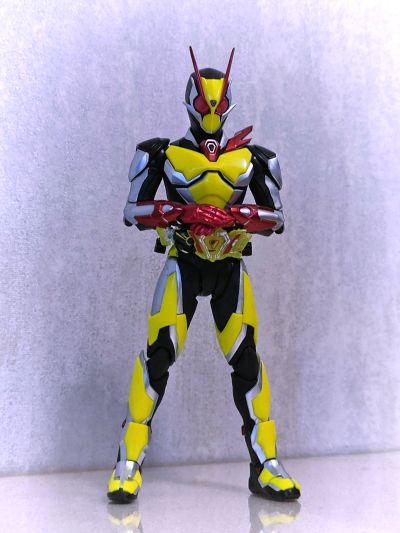 S.H.Figuarts  假面骑士零二（伊兹版）