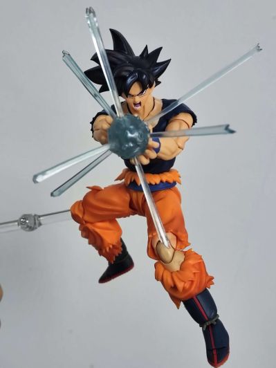S.H.Figuarts   龙珠超 孙悟空 自在极意功“兆” -会场限定配色版-