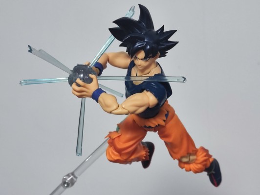 S.H.Figuarts   龙珠超 孙悟空 自在极意功“兆” -会场限定配色版-