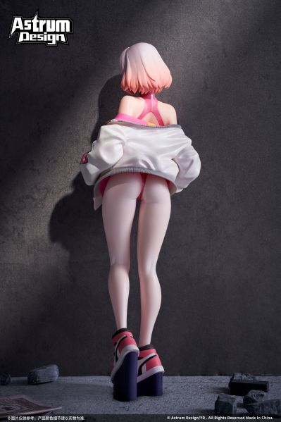 运动鞋×高开衩×口罩 露娜 展会限量款