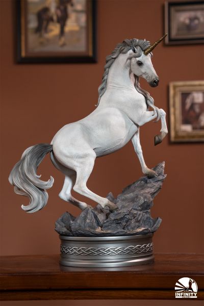 遇见·独角兽 全身像