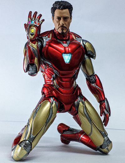 MAFEX 编号136 复仇者联盟4：终局之战 钢铁侠 85号装甲