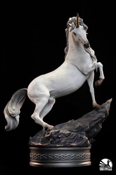 遇见·独角兽 全身像