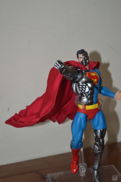 MAFEX 编号164 RETURN OF SUPERMAN 机械超人