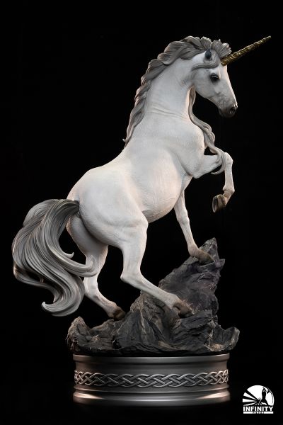 遇见·独角兽 全身像