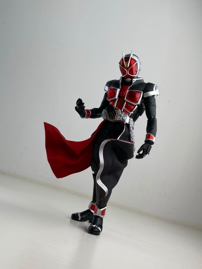 S.H.Figuarts(真骨雕制法)     假面骑士巫骑 火焰形态 10周年纪念版