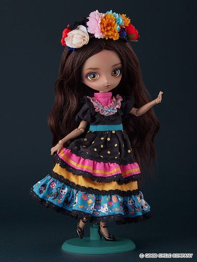 Harmonia bloom Seasonal Doll Gabriela