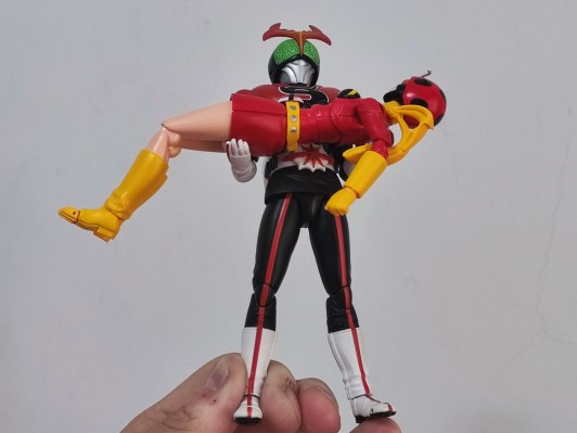 S.H.Figuarts  假面骑士强人+甲律摩托（暂译）