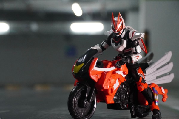 RCF 假面骑士极狐 推进冲锋摩托+登录形态套装