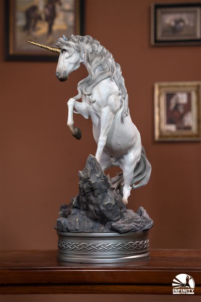 遇见·独角兽 全身像