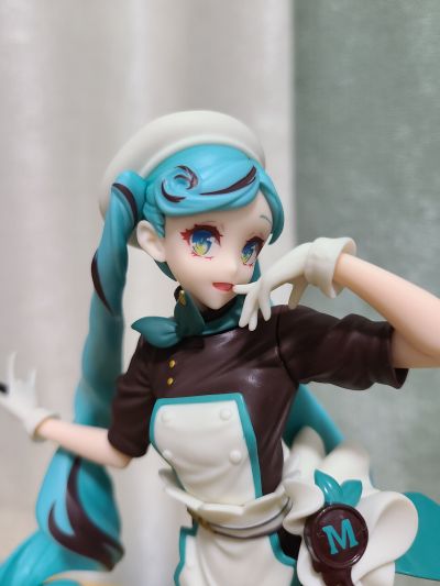 Luminasta 初音未来 黑巧克力糕点师