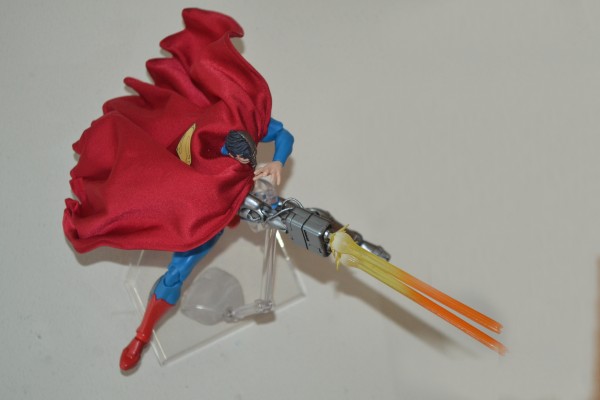 MAFEX 编号164 RETURN OF SUPERMAN 机械超人