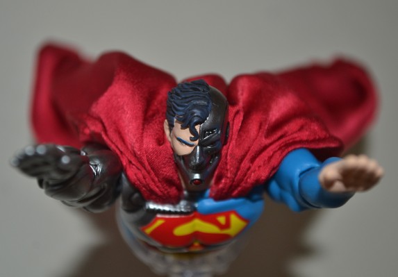 MAFEX 编号164 RETURN OF SUPERMAN 机械超人