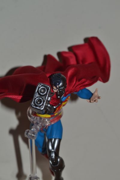 MAFEX 编号164 RETURN OF SUPERMAN 机械超人