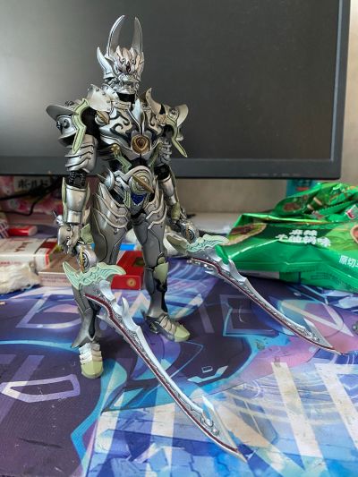 魔戒可动 牙狼 ～魔戒闪骑～ 银牙骑士 绝狼