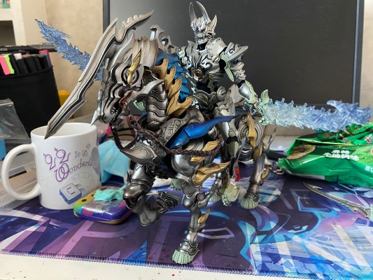 魔戒可动 牙狼 ～魔戒闪骑～ 银牙骑士 绝狼