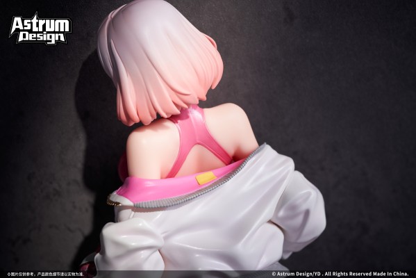 运动鞋×高开衩×口罩 露娜 展会限量款