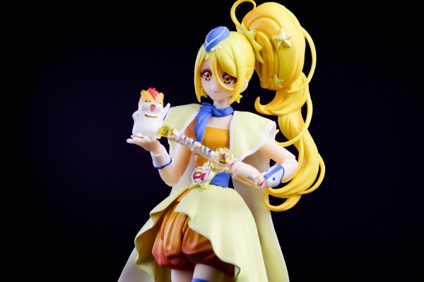 S.H.Figuarts 拥抱！光之美少女 爱崎惠美瑠