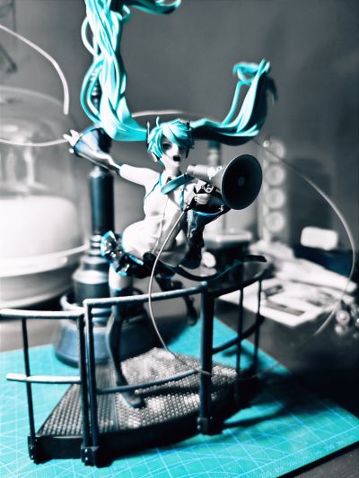 良笑20周年纪念书籍 ー初音未来 恋爱即是战争 精制版 ー