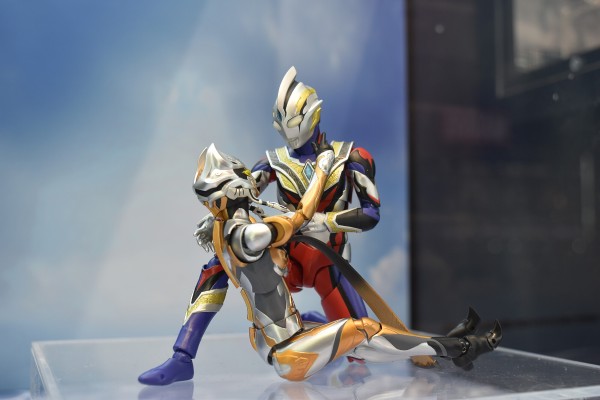 S.H.Figuarts 特利迦奥特曼 真特利迦