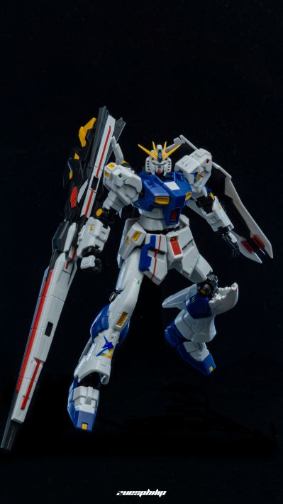 ROBOT魂＜机动战士系列＞  实物大Nu高达立像 RX-93ff Nu高达