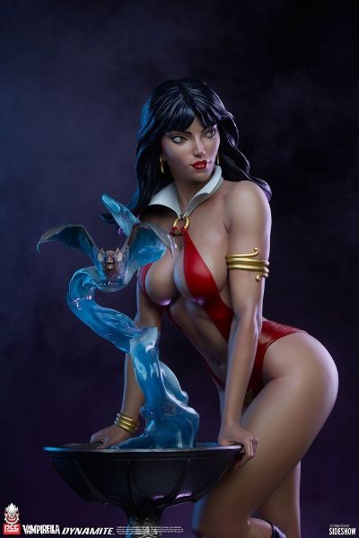 Vampirella 吸血鬼梵蓓娜