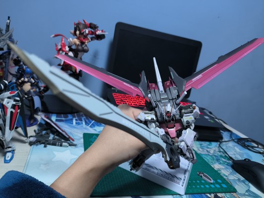 METAL BUILD 机动战士高达SEED DESTINY  嫣红强袭高达  斩舰刀装备型