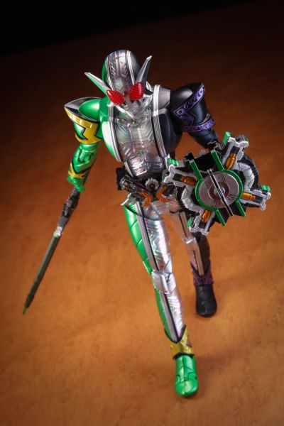 S.H.Figuarts(真骨雕制法)   假面骑士双骑  疾风王牌 极致形态