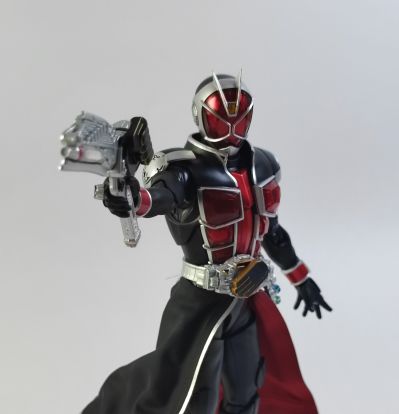 S.H.Figuarts(真骨雕制法)     假面骑士巫骑 火焰形态 10周年纪念版