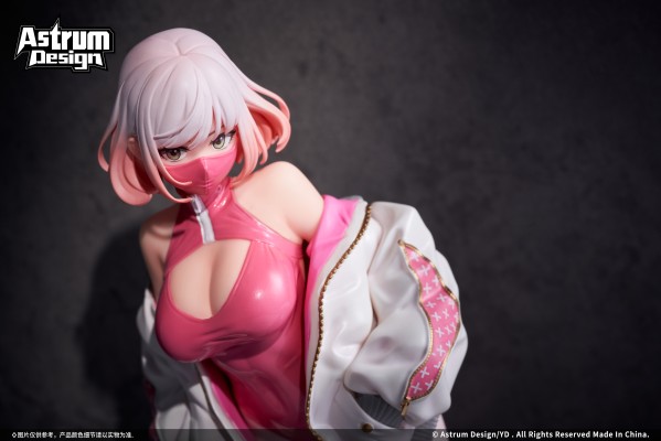 运动鞋×高开衩×口罩 露娜 展会限量款