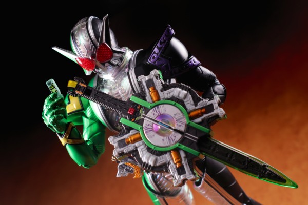 S.H.Figuarts(真骨雕制法)   假面骑士双骑  疾风王牌 极致形态