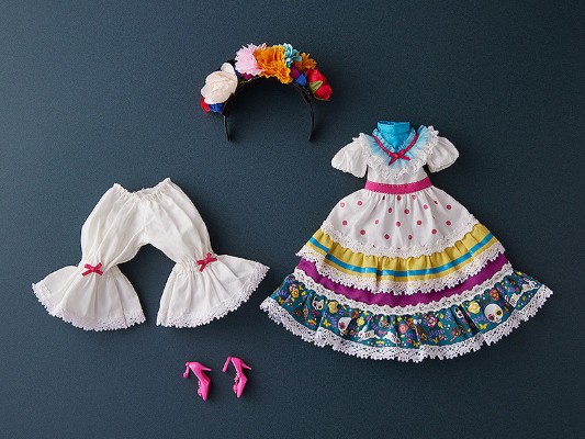 Harmonia bloom Seasonal Doll Gabriela 服装套组 白色