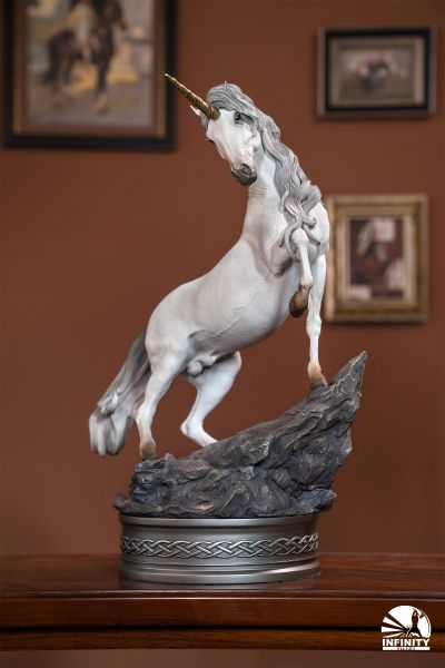 遇见·独角兽 全身像