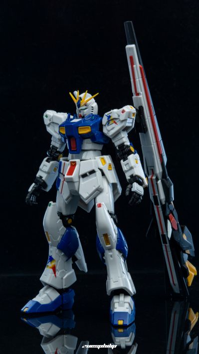 ROBOT魂＜机动战士系列＞  实物大Nu高达立像 RX-93ff Nu高达