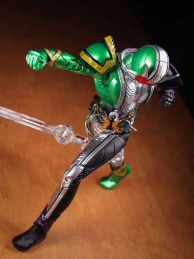 S.H.Figuarts(真骨雕制法)   假面骑士双骑  疾风王牌 极致形态
